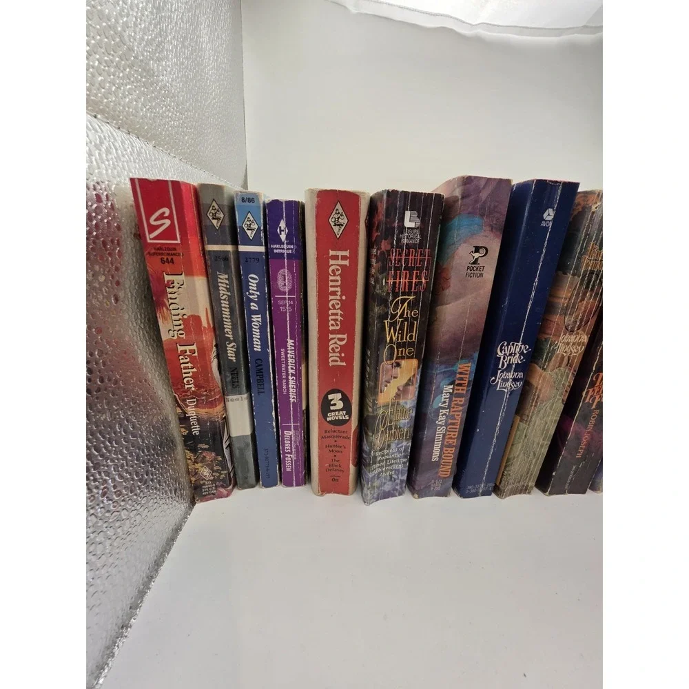 Lot Of 13 Vintage Romance Harlequinn Johanna Lindsey Sylvie Sommerfield